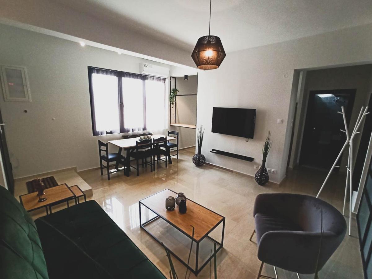 Sunlight - Volos City Center Spacious Modern Apartments Esterno foto