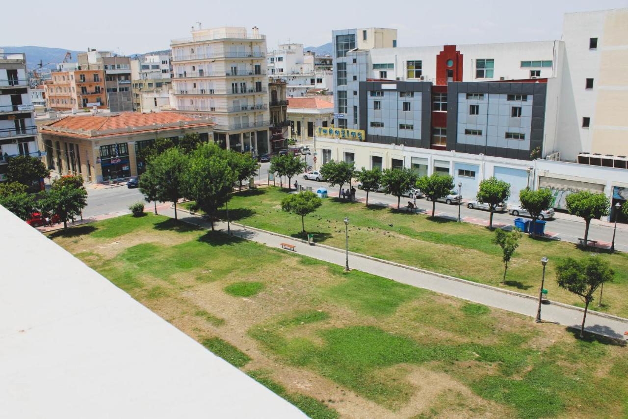 Sunlight - Volos City Center Spacious Modern Apartments Esterno foto