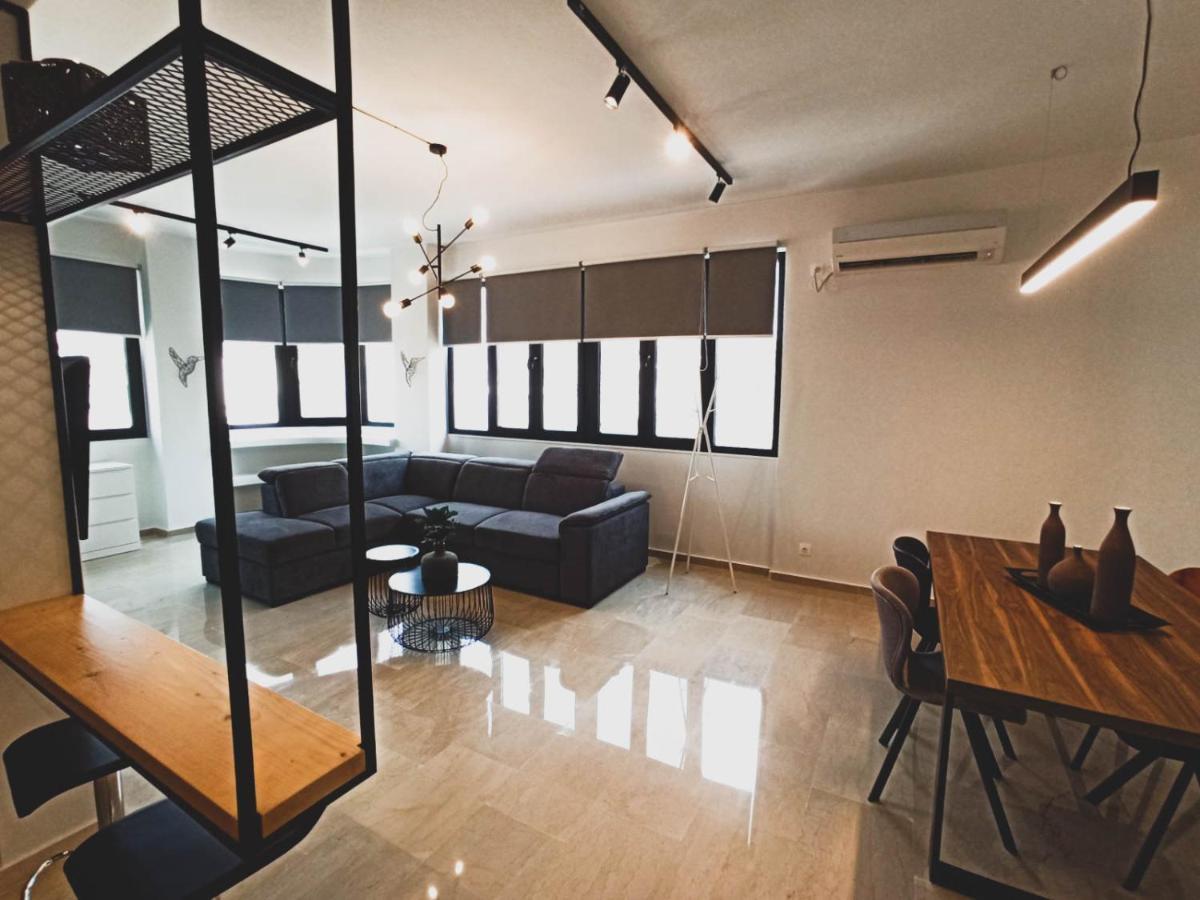 Sunlight - Volos City Center Spacious Modern Apartments Esterno foto